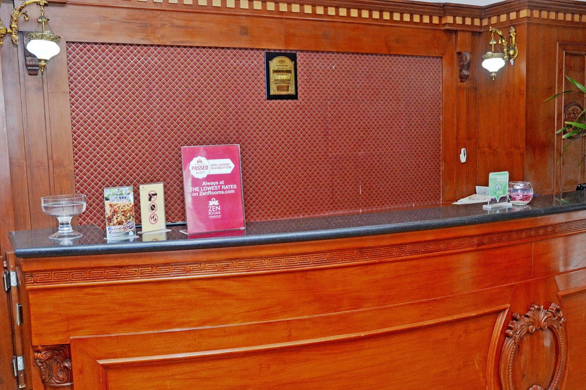 Zen Rooms Sultan Iskandar Muda Surabaya Exterior foto